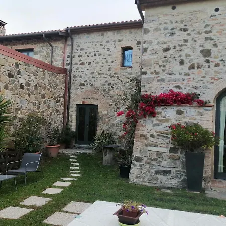 Vecchio Casale Quercetino Stone In Historic Tuscan Estate With Pool 2p Gasthof Montenero d'Orcia